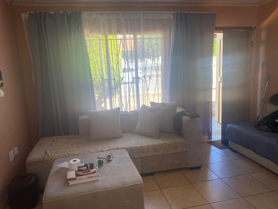2 Bedroom Property for Sale in Tlhabane West North West